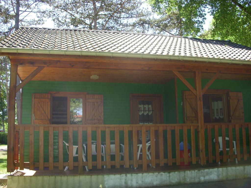 Camping De La Pelouse Jaulny Exterior photo
